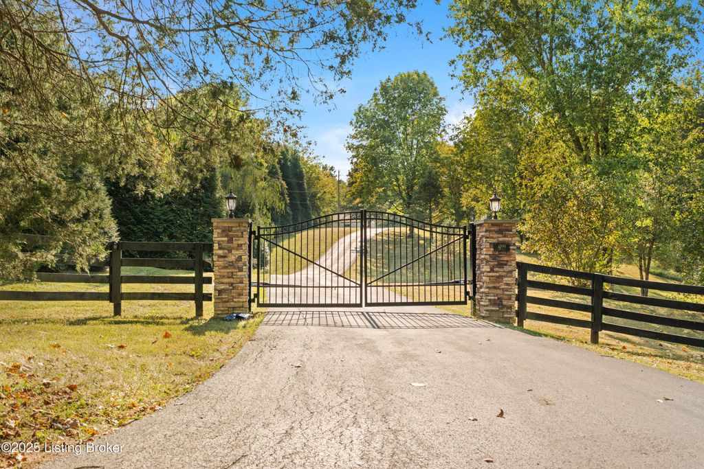 Photo of 4199 Webb Rd, Simpsonville, KY 40067 (MLS # 1706280)