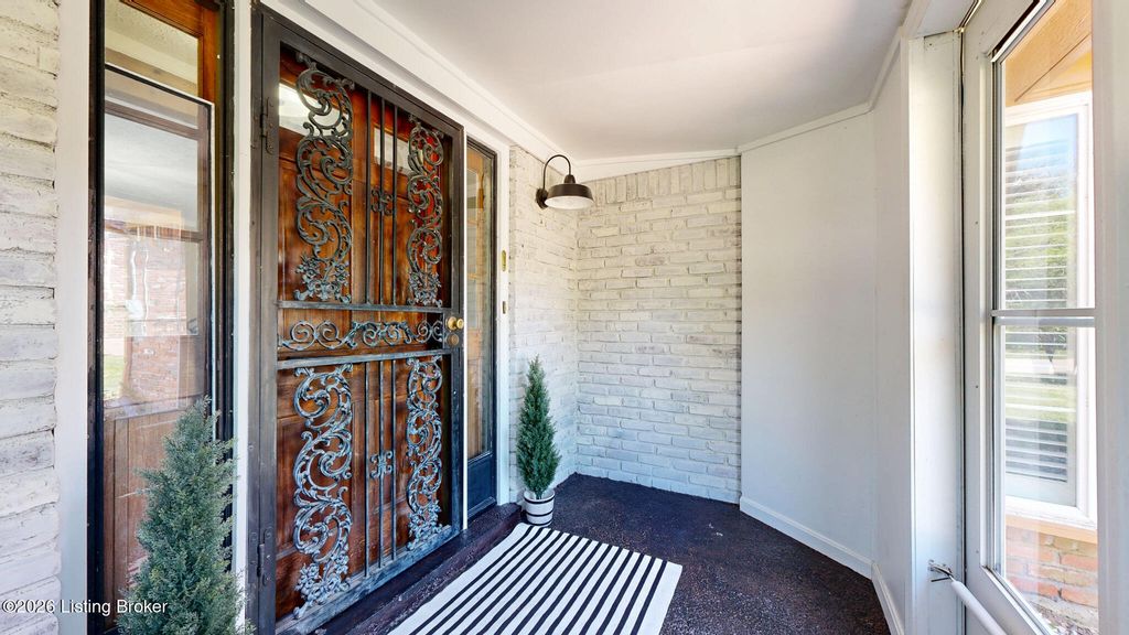 Photo of 10706 Blackwood Rd, Jeffersontown, KY 40299 (MLS # 1715366)