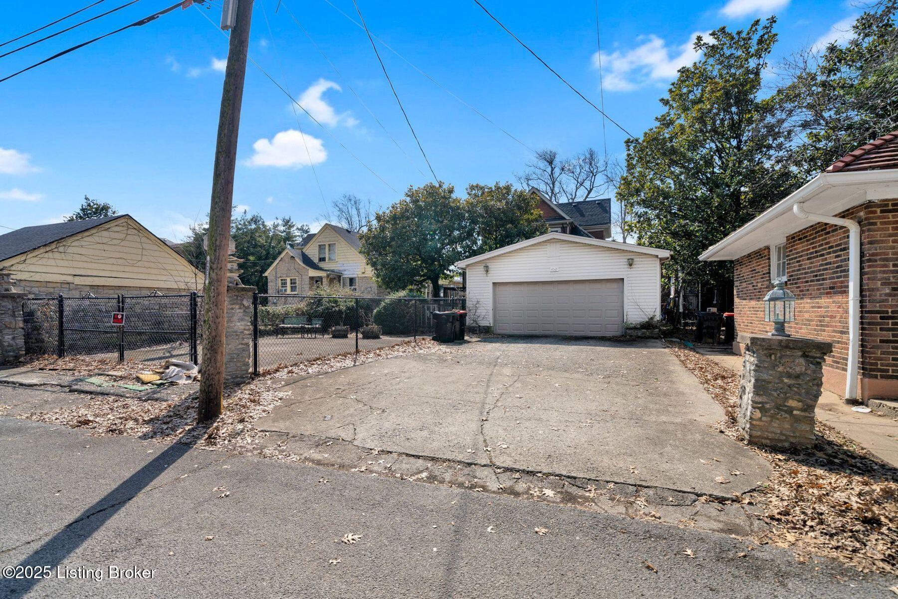 4521 Southwestern Pkwy, Louisville, Pennsylvania image 6