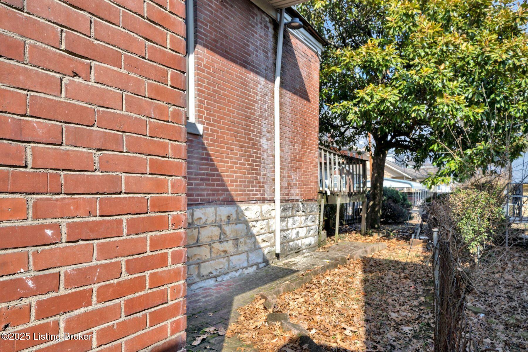 4521 Southwestern Pkwy, Louisville, Pennsylvania image 5