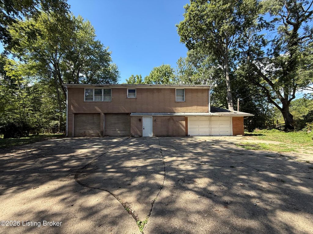 Photo of 4206 Dover Rd, Louisville, KY 40216 (MLS # 1707319)