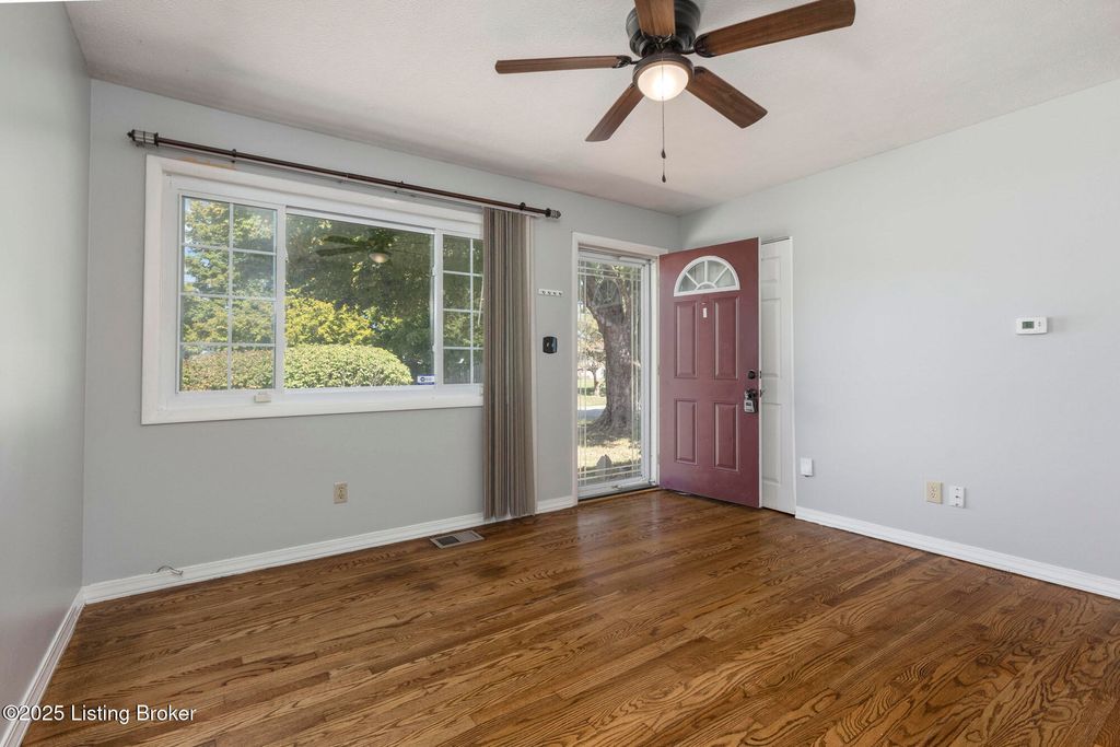 Photo of 8016 Edsel Ln, Louisville, KY 40291 (MLS # 1714770)