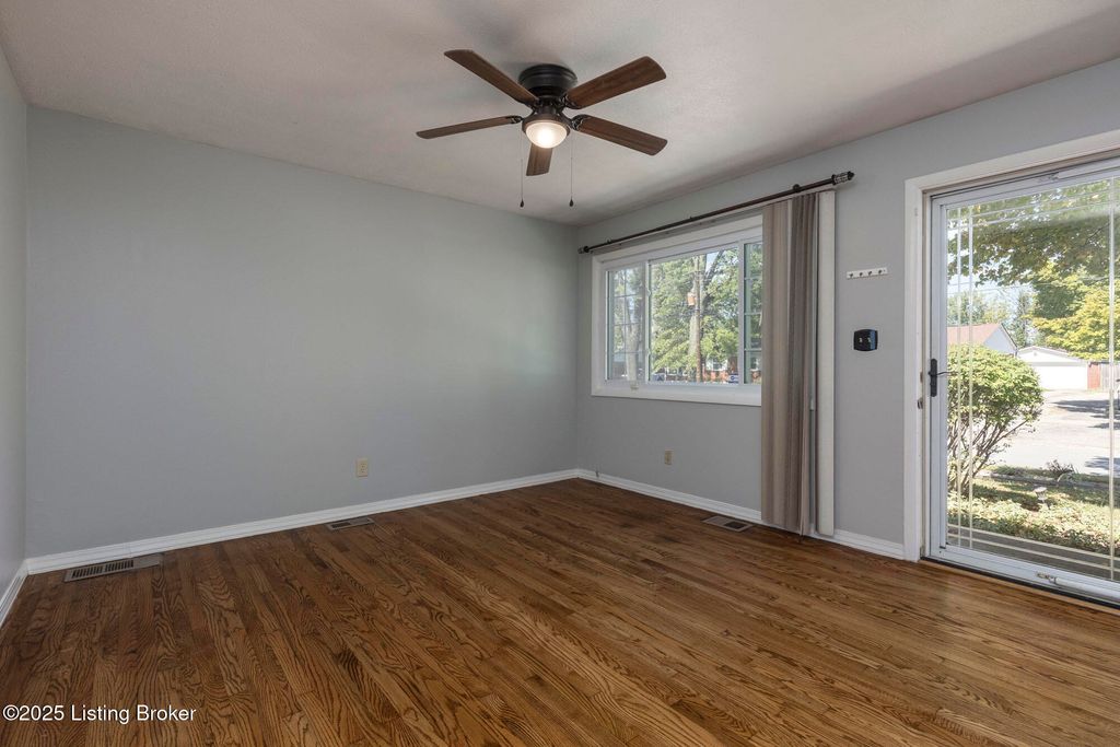 Photo of 8016 Edsel Ln, Louisville, KY 40291 (MLS # 1714770)