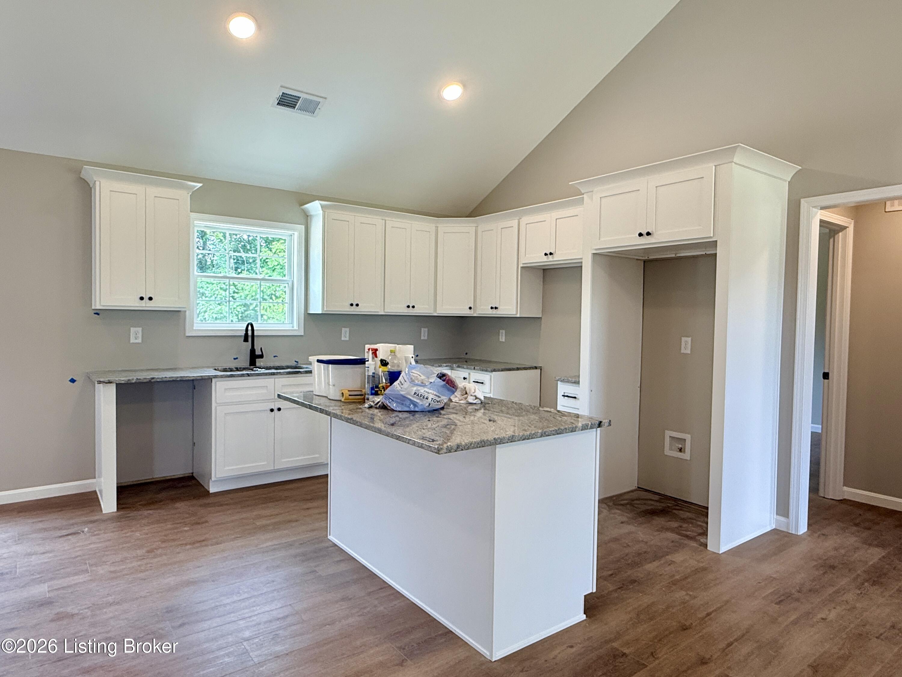 209 Tulip Dr - Photo 4