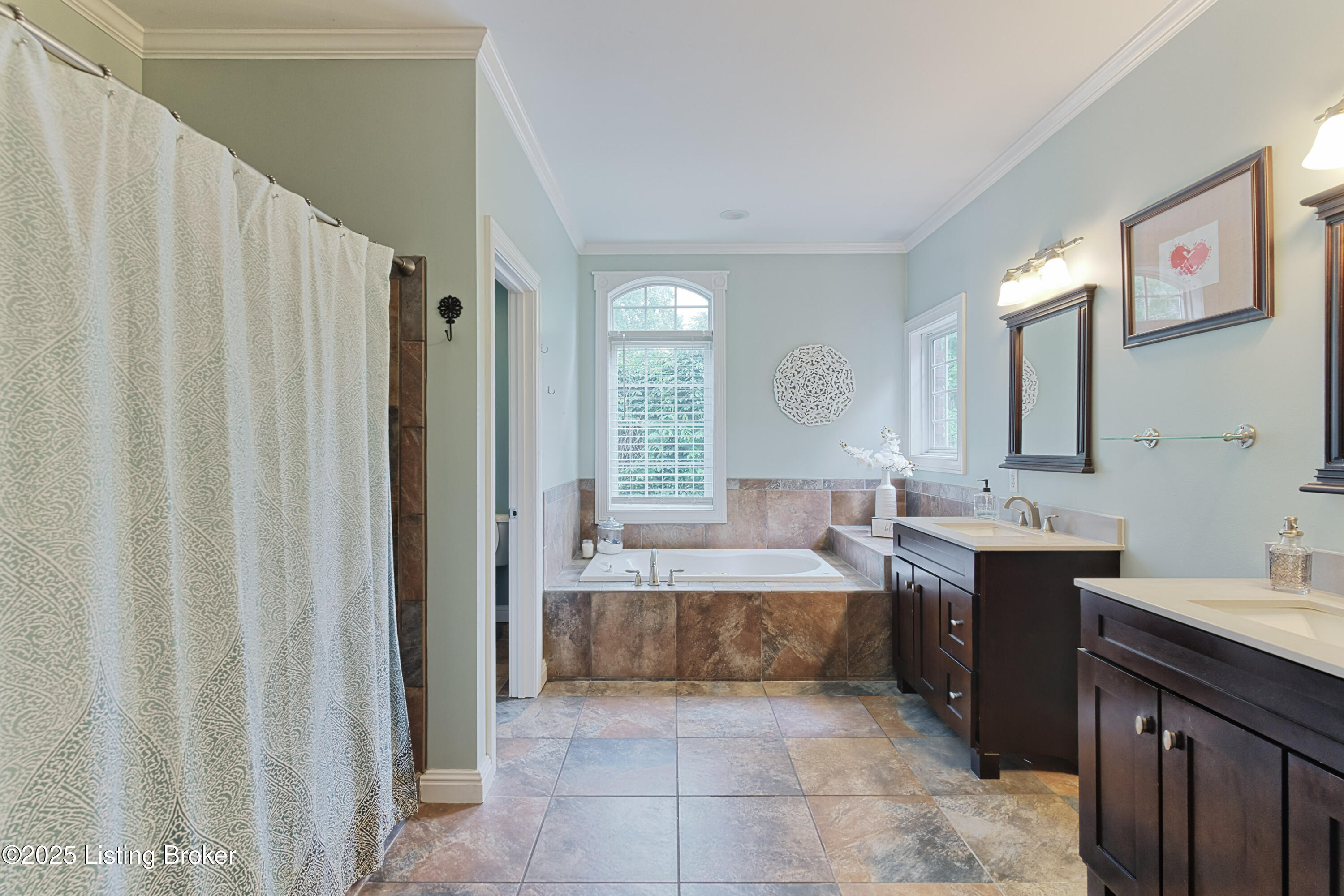 3817 Carriage Hill Dr, Crestwood, Pennsylvania image 19