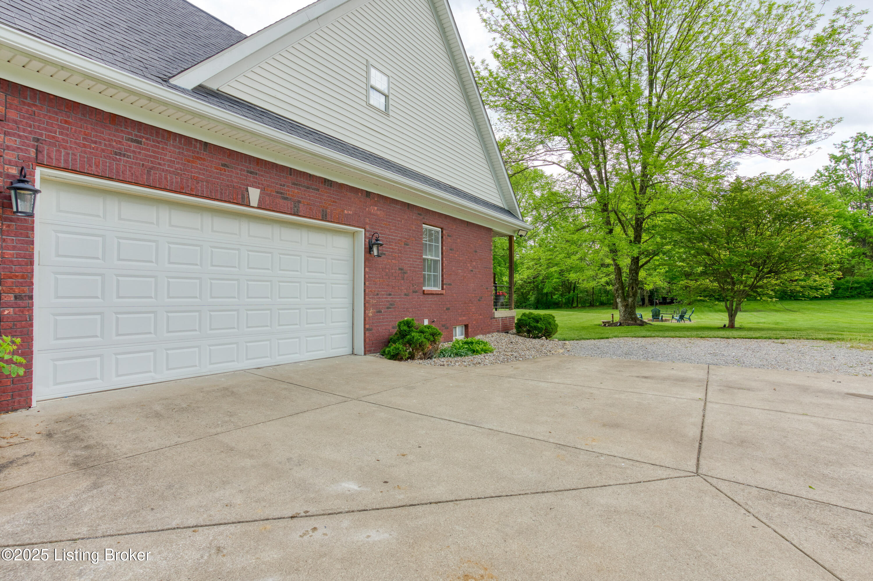 3817 Carriage Hill Dr, Crestwood, Pennsylvania image 48