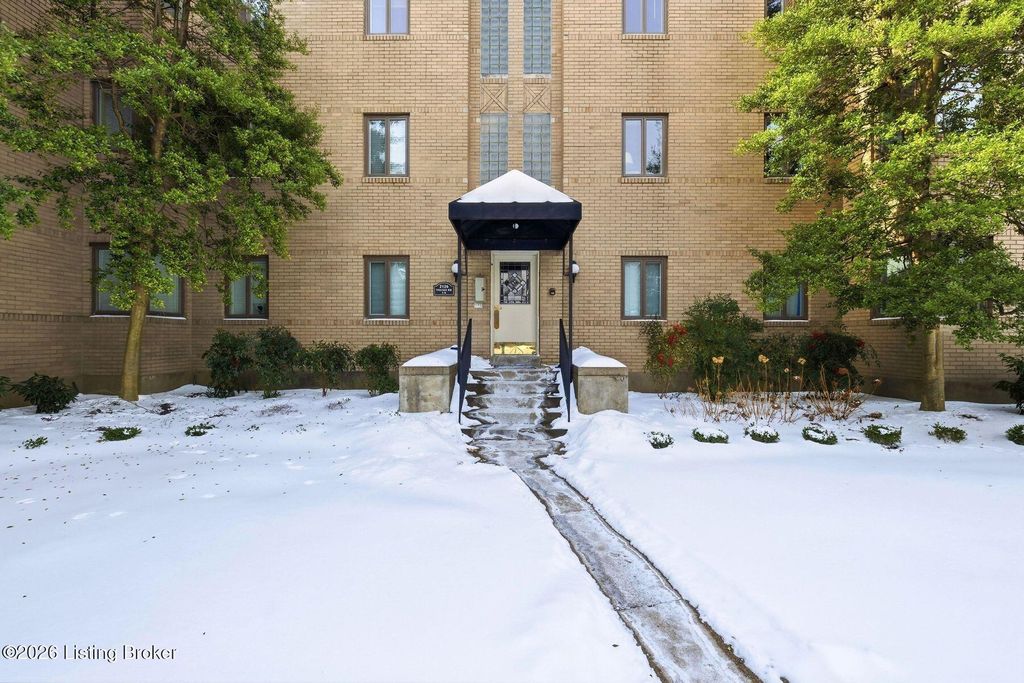 Photo of 2126 Village Dr #5, Louisville, KY 40205 (MLS # 1708323)