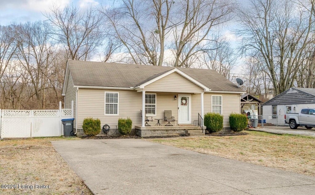 Photo of 6707 Triangle Dr, Louisville, KY 40214 (MLS # 1730676)