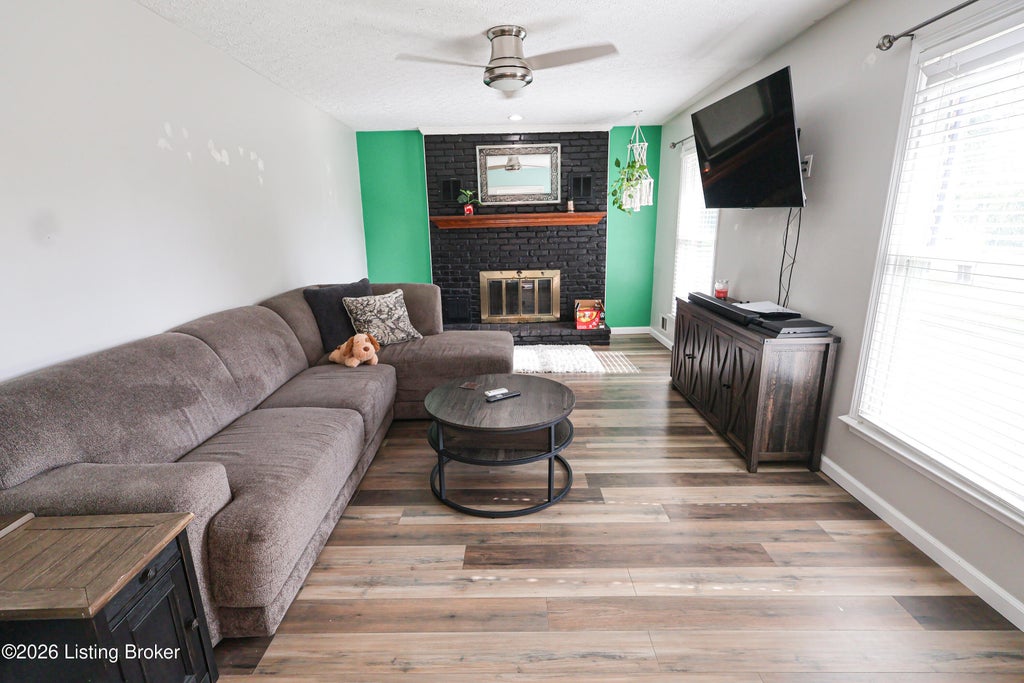 Photo of 168 Colonial Dr, Mt Washington, KY 40047 (MLS # 1732133)