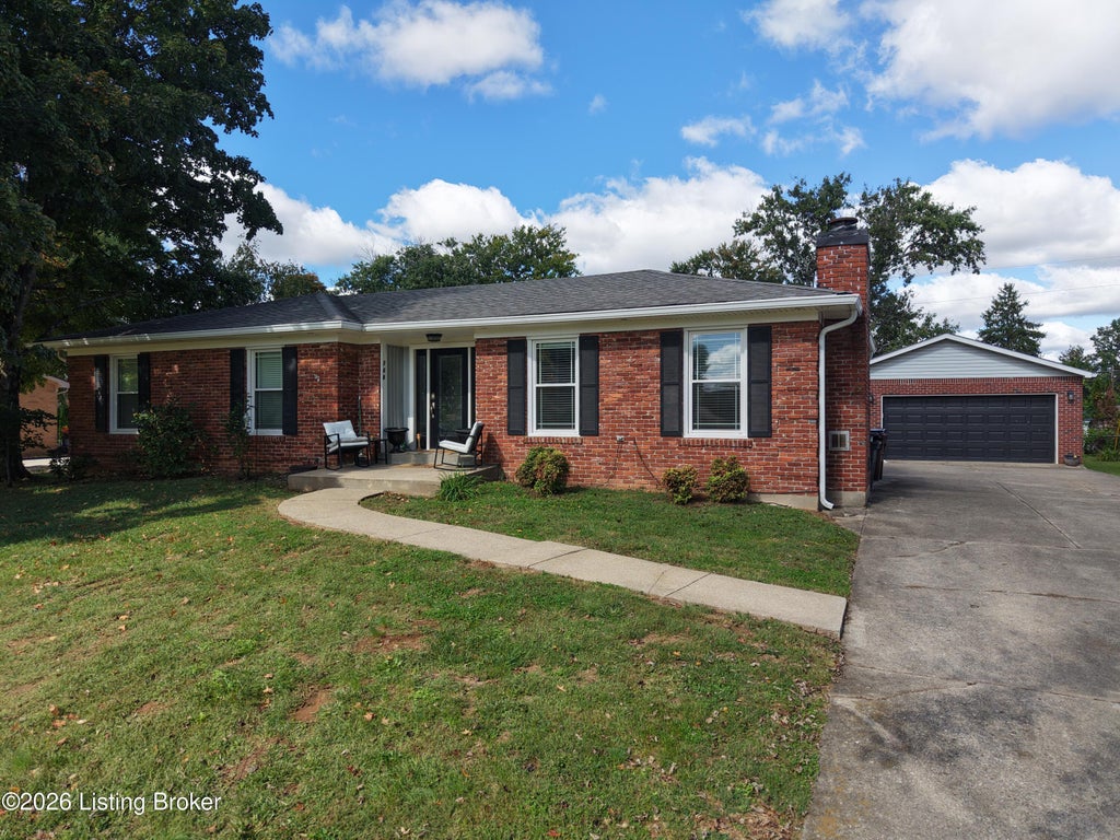 Photo of 168 Colonial Dr, Mt Washington, KY 40047 (MLS # 1732133)
