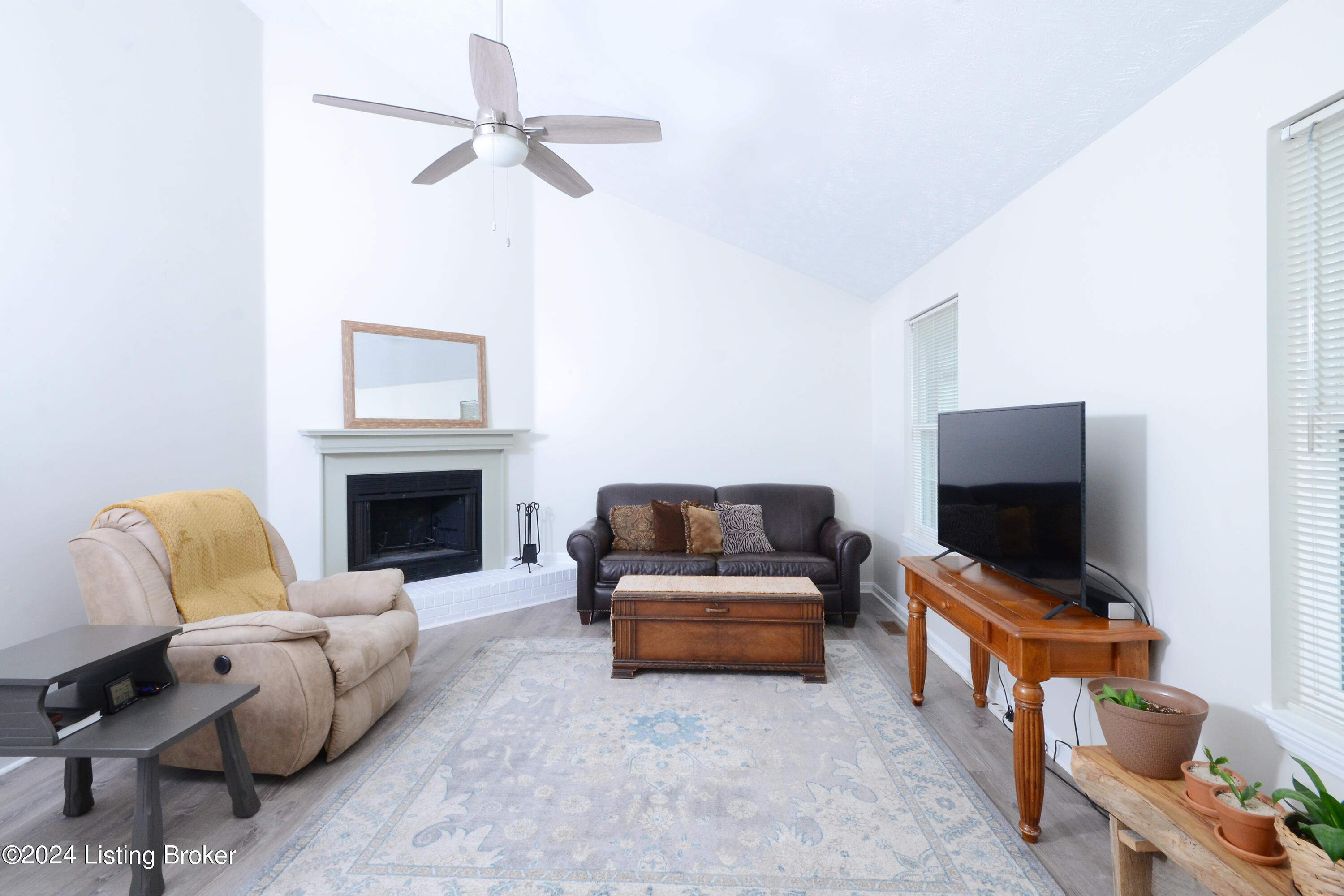 206 Rolling Ridge Way, Simpsonville, Kentucky image 3
