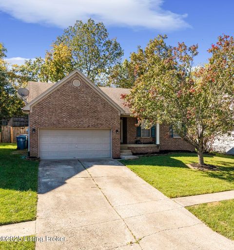 Photo of 920 Woodland Ridge Cir, La Grange, KY 40031 (MLS # 1702012)