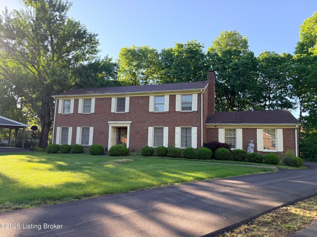 Photo of 2801 Carrington Ct, Louisville, KY 40242 (MLS # 1717018)