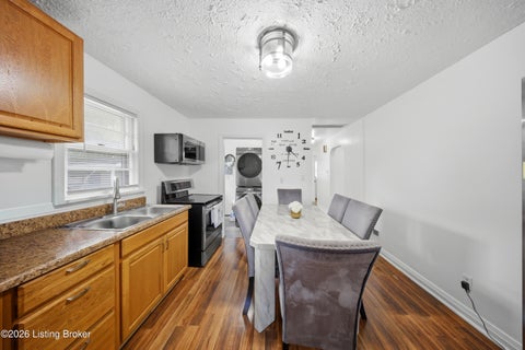 Tiny photo for 5212 Witten Dr, Louisville, KY 40258 (MLS # 1728984)