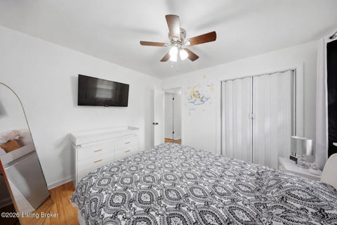 Tiny photo for 5212 Witten Dr, Louisville, KY 40258 (MLS # 1728984)