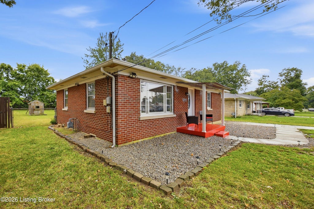 Photo of 5212 Witten Dr, Louisville, KY 40258 (MLS # 1728984)