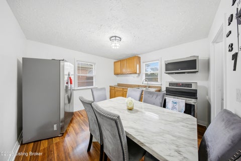 Tiny photo for 5212 Witten Dr, Louisville, KY 40258 (MLS # 1728984)