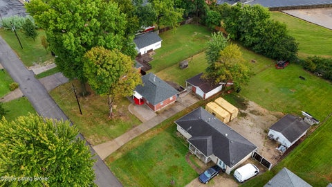 Tiny photo for 5212 Witten Dr, Louisville, KY 40258 (MLS # 1728984)
