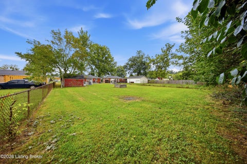 Tiny photo for 5212 Witten Dr, Louisville, KY 40258 (MLS # 1728984)
