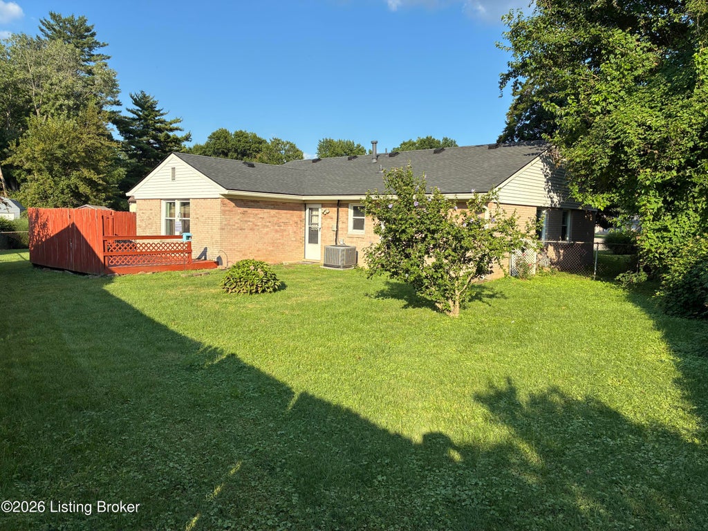 Photo of 9801 Tucson Ct, Louisville, KY 40223 (MLS # 1725333)
