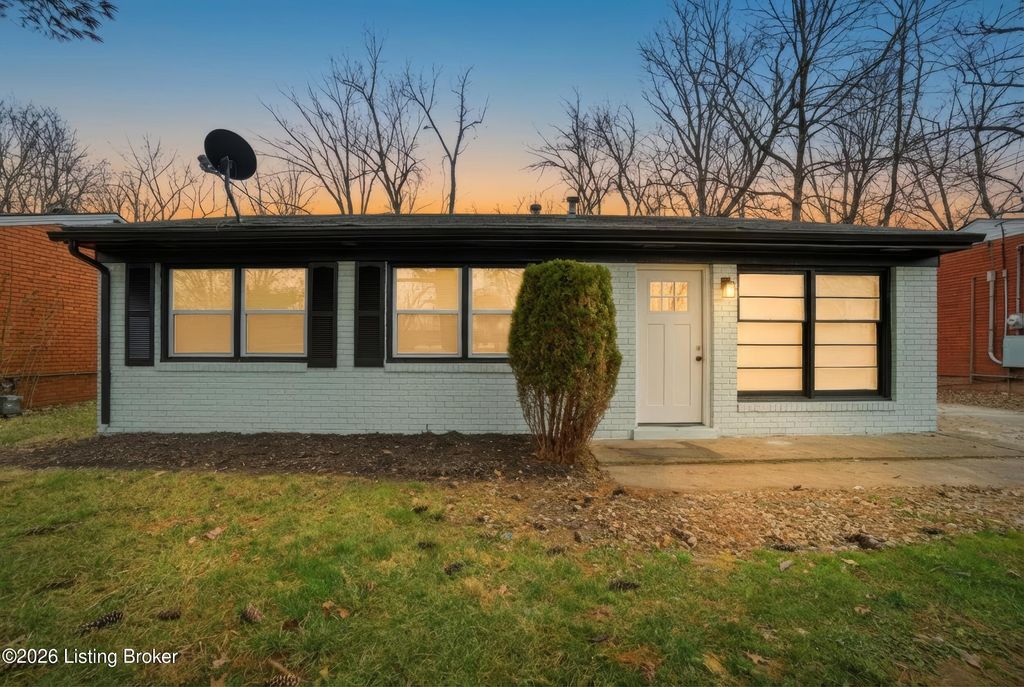 Photo of 5612 Rustic Way, Louisville, KY 40218 (MLS # 1706538)