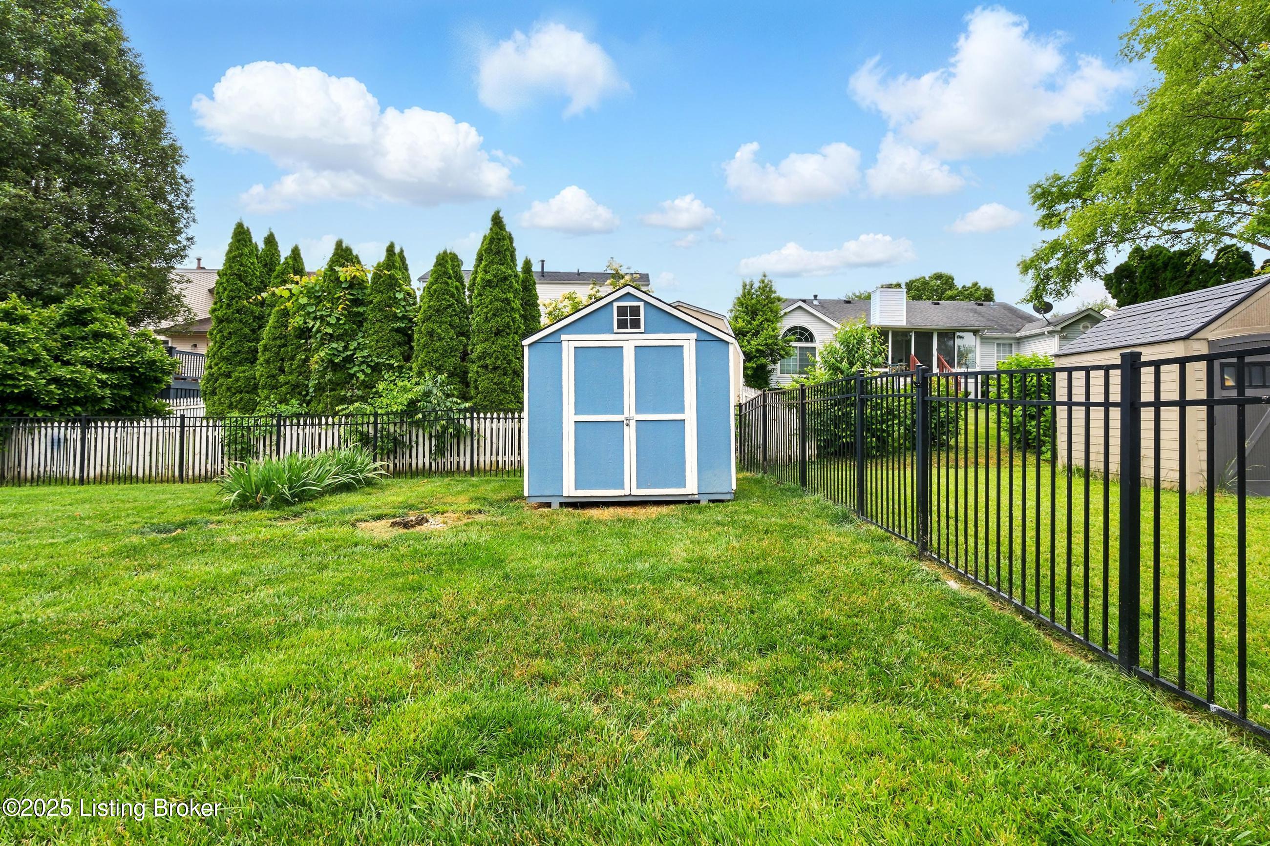8110 Village Point Dr, Louisville, Pennsylvania image 32