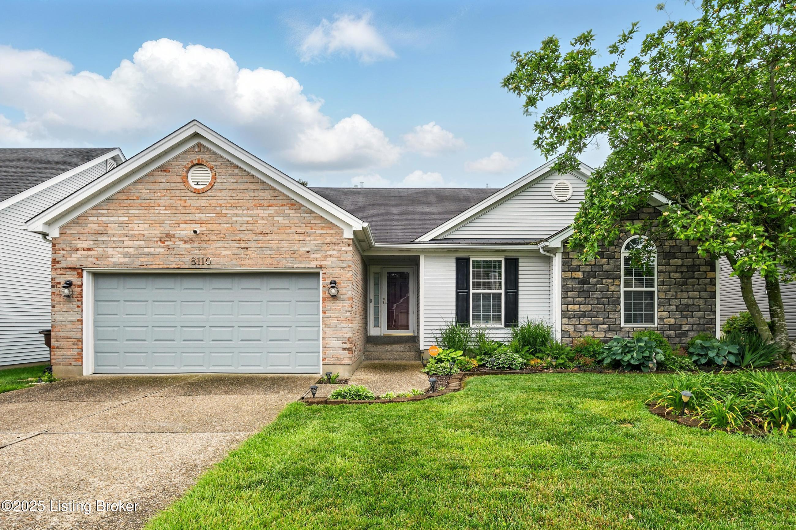 8110 Village Point Dr, Louisville, Pennsylvania image 2