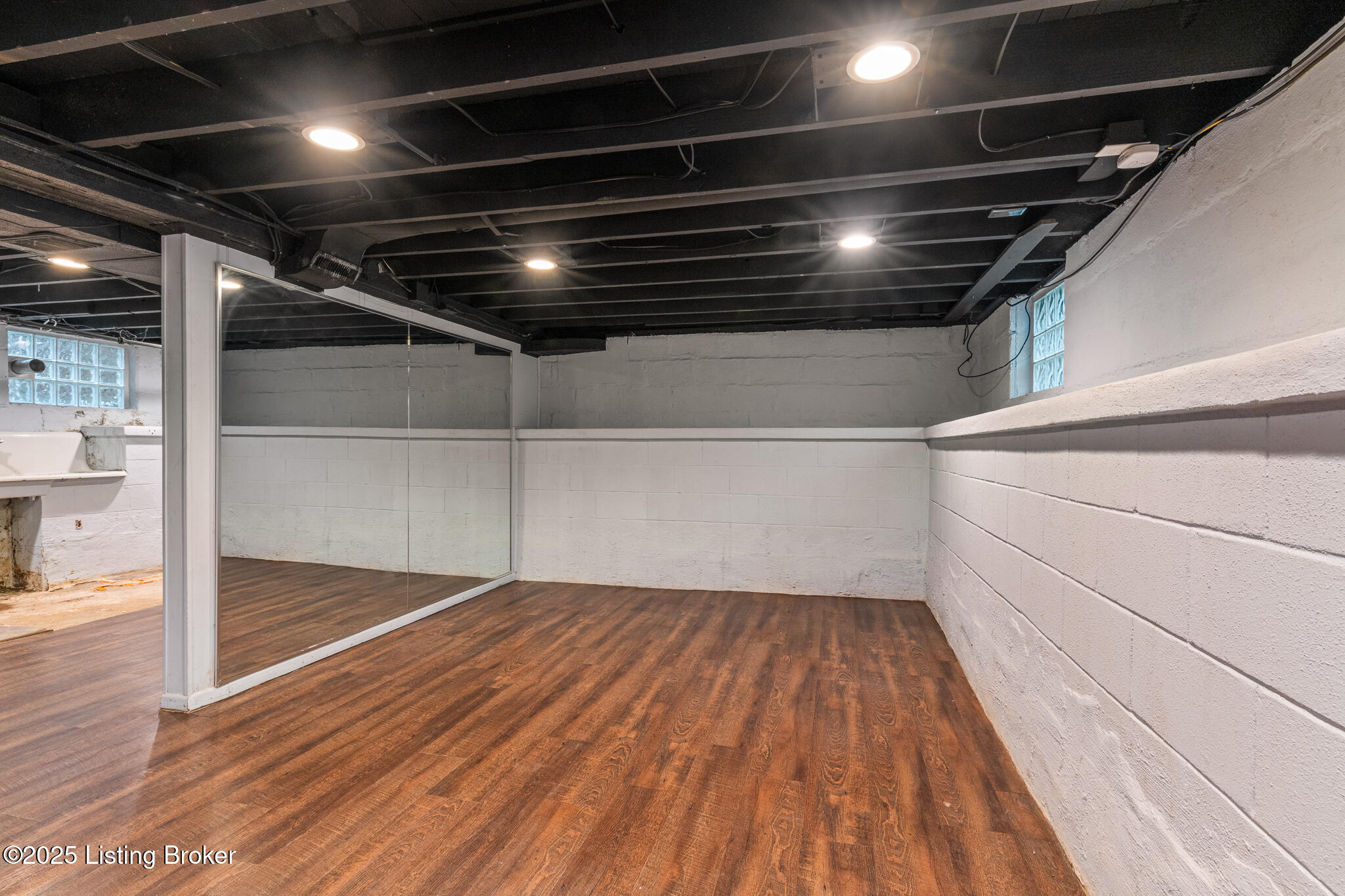 529 E Barbee Ave, Louisville, Pennsylvania image 30