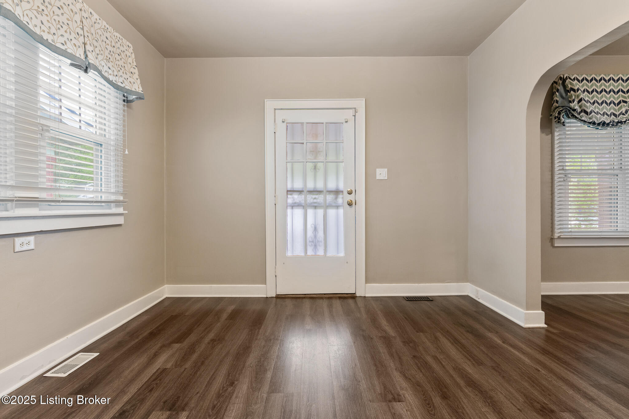 529 E Barbee Ave, Louisville, Pennsylvania image 7