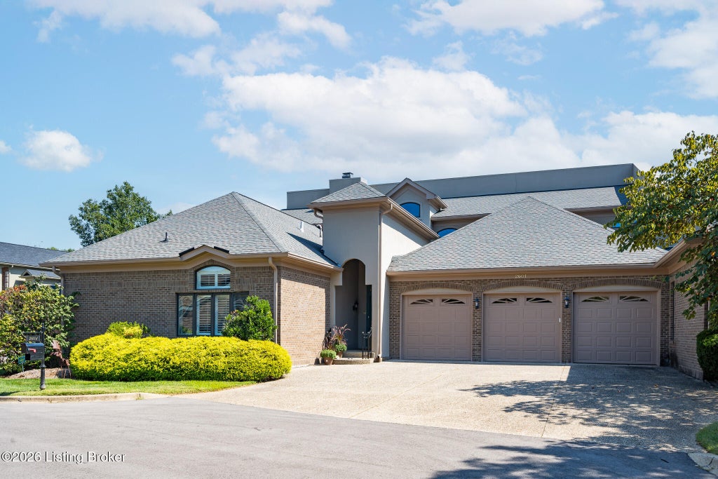 Photo of 2601 Alia Cir, Louisville, KY 40222 (MLS # 1729494)