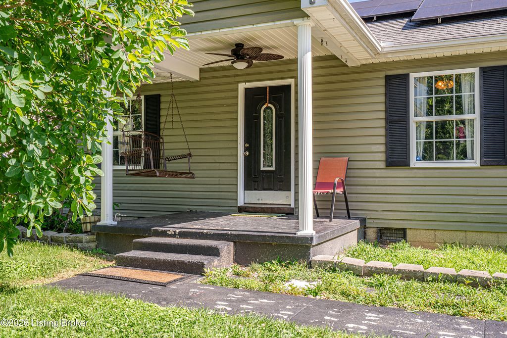 Photo of 313 E Main St, Simpsonville, KY 40067 (MLS # 1721636)
