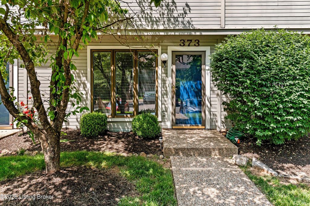 Photo of 373 Crescent Spring Dr #373, Louisville, KY 40206 (MLS # 1718162)