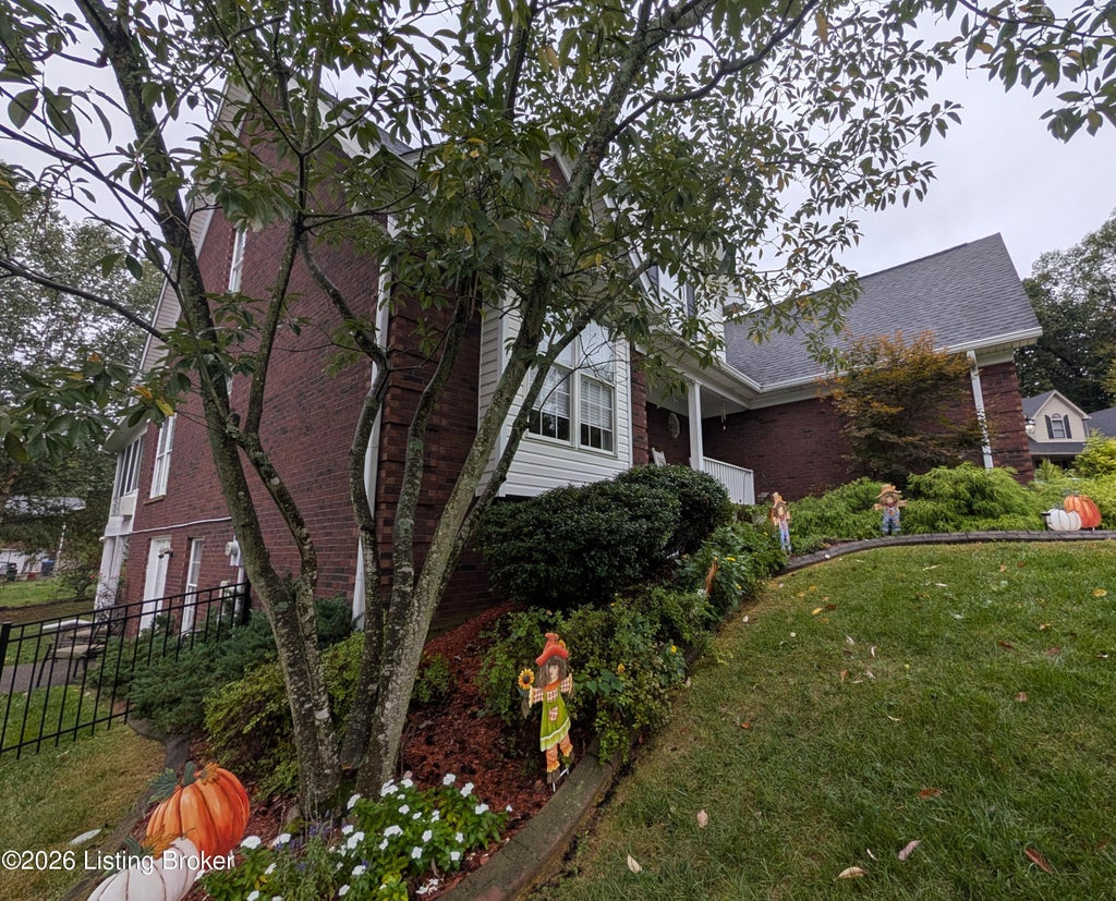 Photo of 6204 Cottage Ridge Pl, Louisville, KY 40214 (MLS # 1733210)