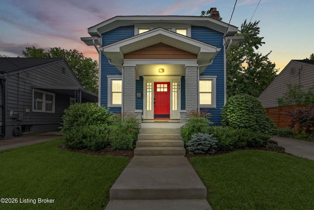 Photo of 704 N Barbee Way, Louisville, KY 40217 (MLS # 1718797)