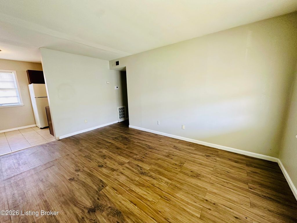 Photo of 1721 Tempest Way, Louisville, KY 40216 (MLS # 1713550)