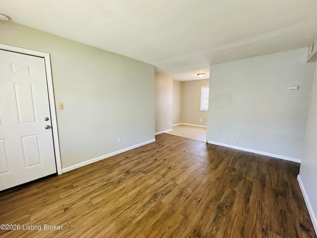 Photo of 1721 Tempest Way, Louisville, KY 40216 (MLS # 1713550)