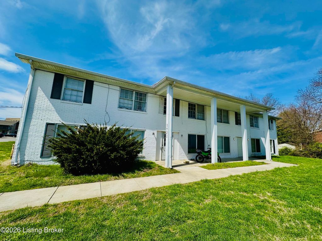 Photo of 1721 Tempest Way, Louisville, KY 40216 (MLS # 1713550)