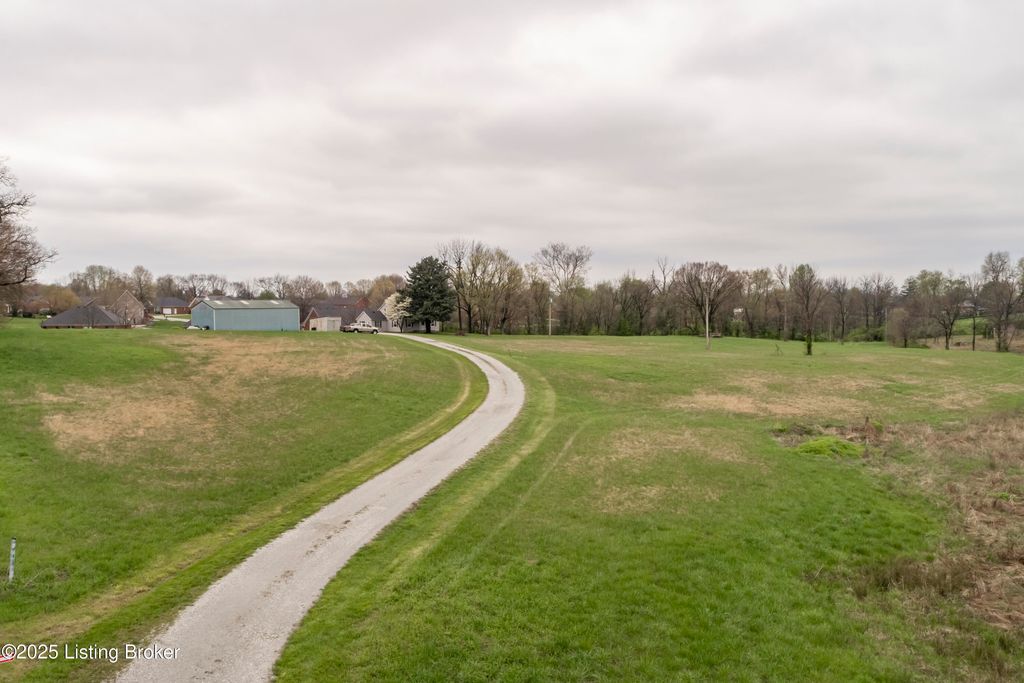 Photo of 1107 N 3rd St, Bardstown, KY 40004 (MLS # 1704500)