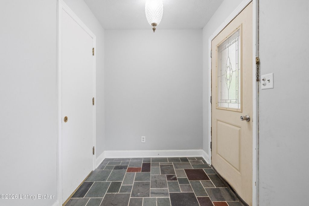 Photo of 7708 Smyrna Pkwy, Louisville, KY 40228 (MLS # 1715757)