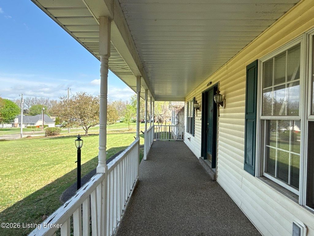 Photo of 211 Winter Park Pl, Elizabethtown, KY 42701 (MLS # 1713642)