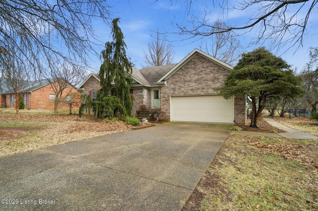 Photo of 711 Highland Springs Dr, Mt Washington, KY 40047 (MLS # 1710333)