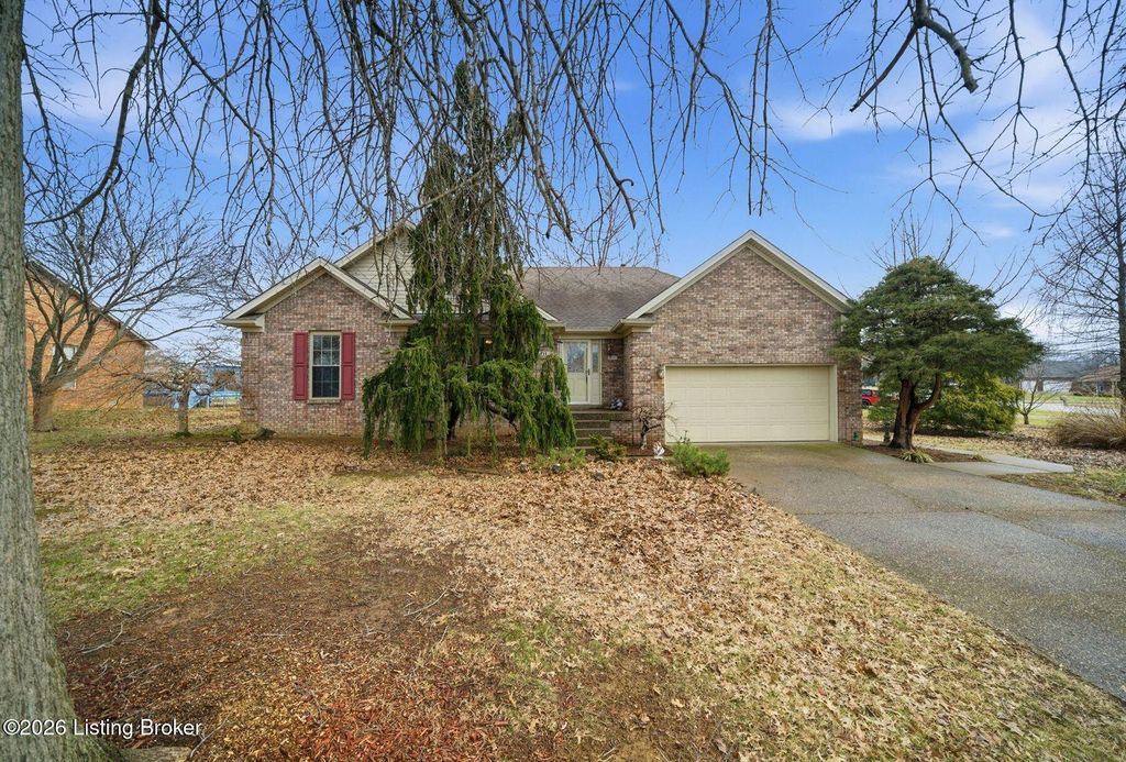 Photo of 711 Highland Springs Dr, Mt Washington, KY 40047 (MLS # 1710333)