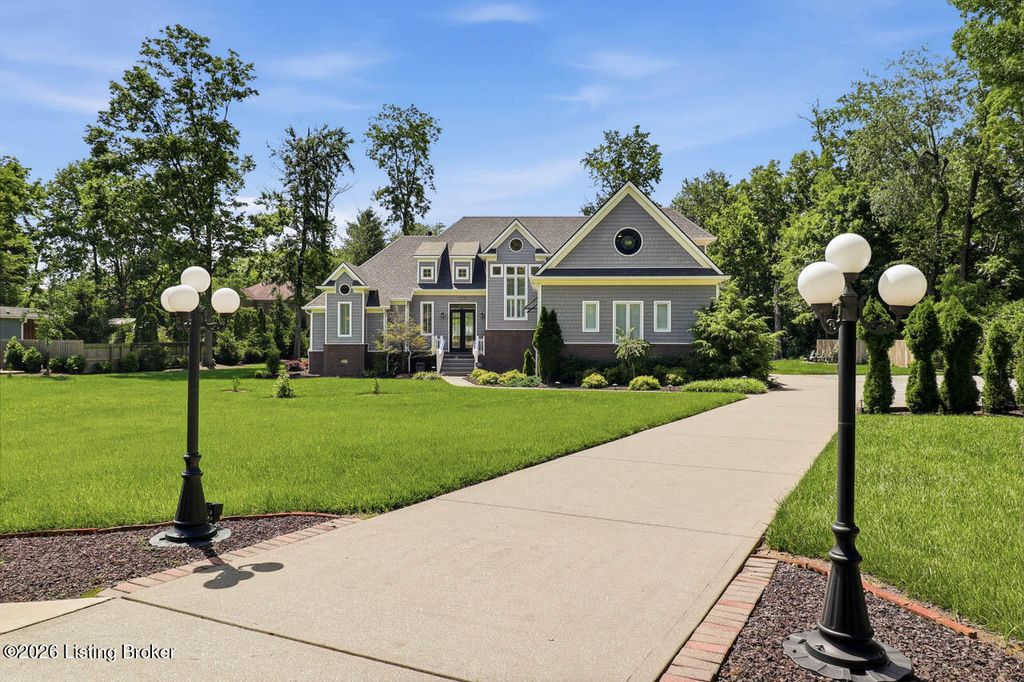 Photo of 1414 Old Harrods Creek Rd, Louisville, KY 40223 (MLS # 1718882)