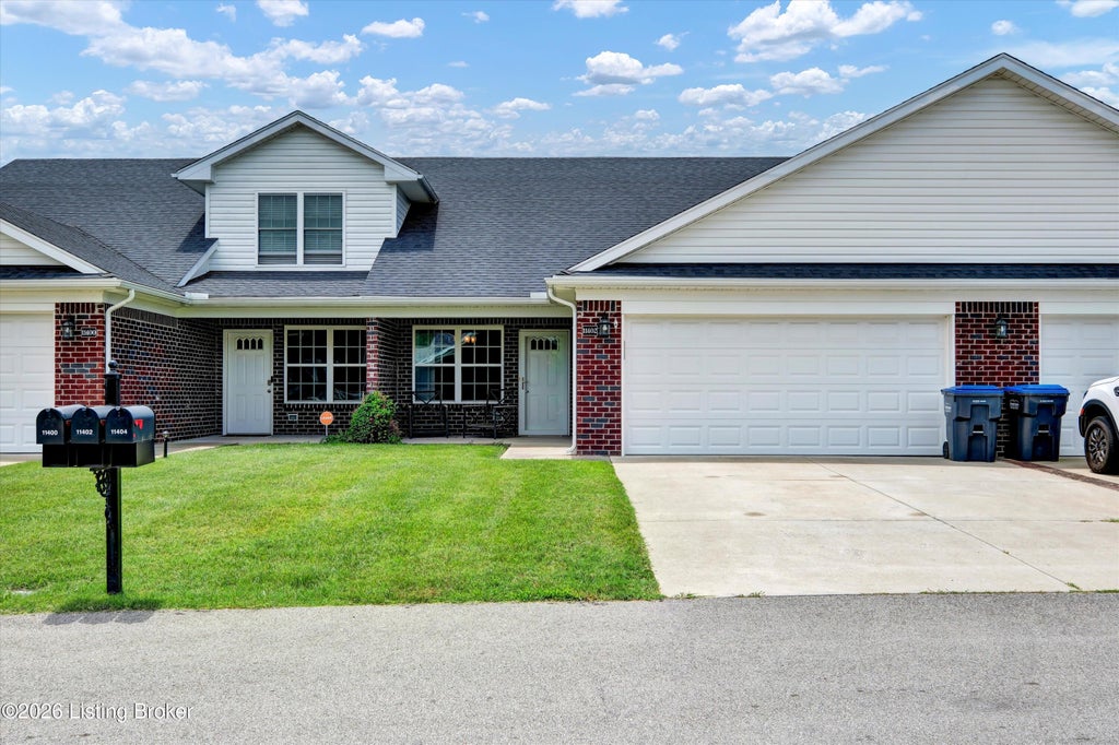 Photo of 11402 River Falls Dr, Louisville, KY 40272 (MLS # 1724118)