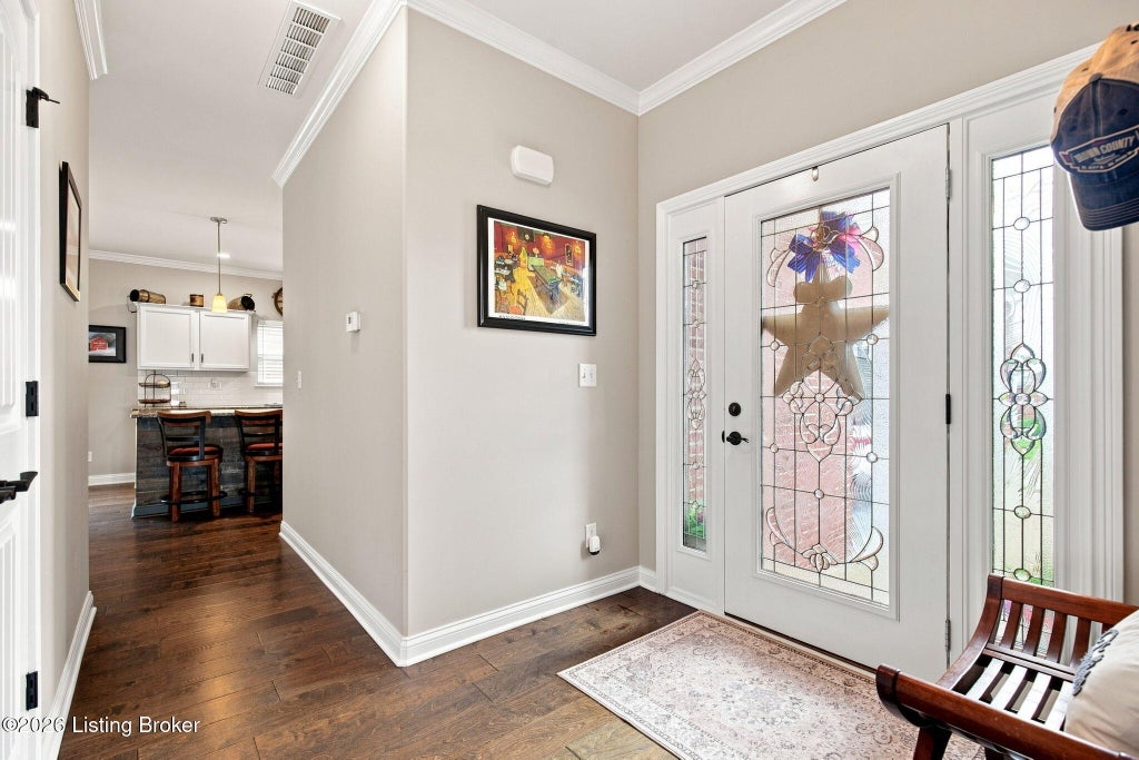 Photo of 6607 Villa Spring Dr, Louisville, KY 40291 (MLS # 1725815)