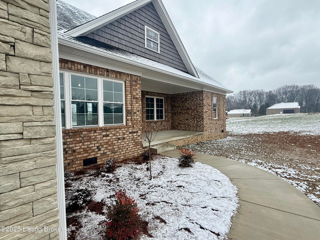 Photo of 310 Turnbury Ln, Bardstown, KY 40004 (MLS # 1704953)