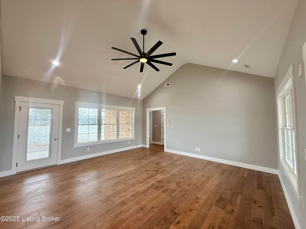 Photo of 310 Turnbury Ln, Bardstown, KY 40004 (MLS # 1704953)