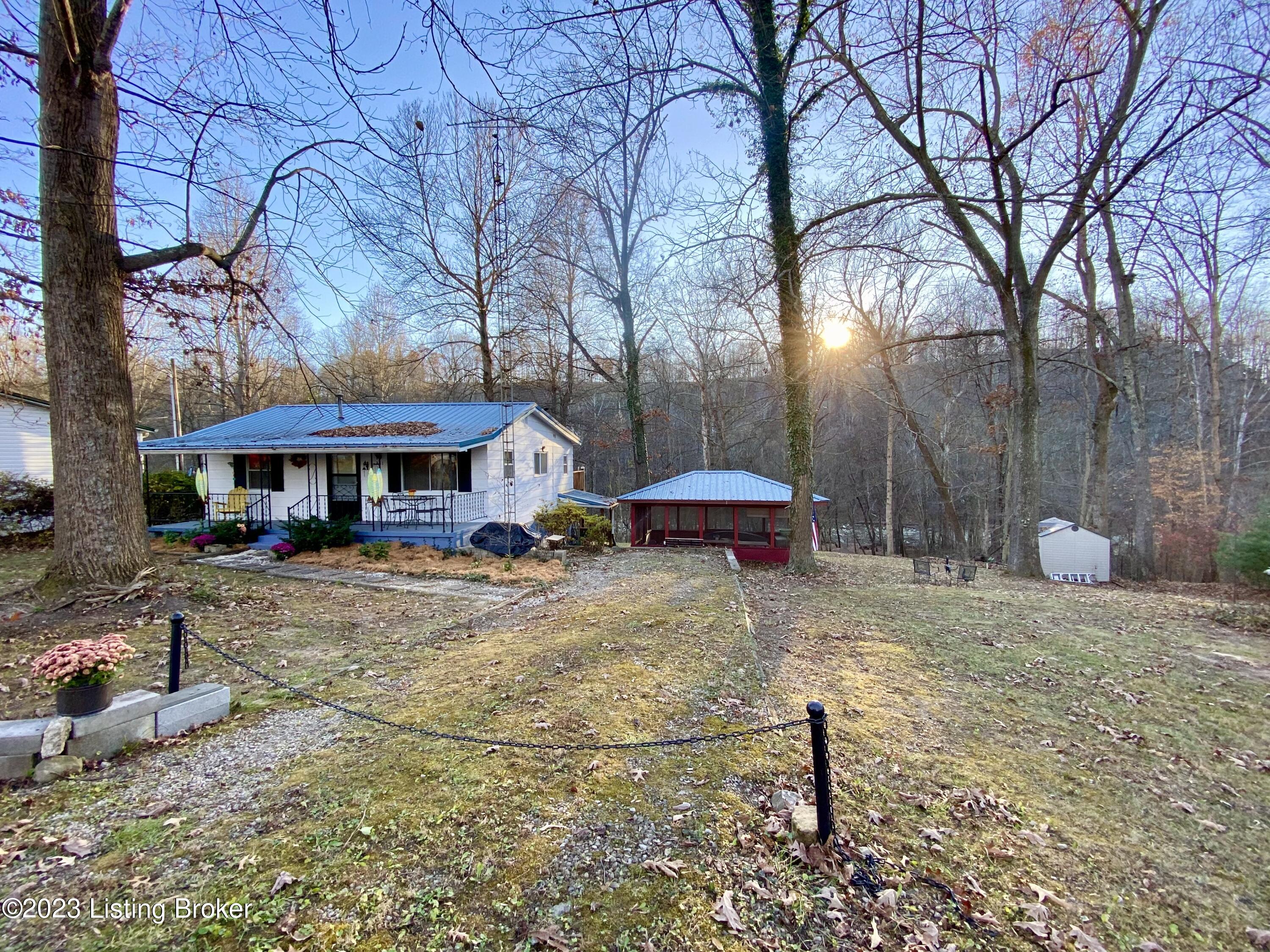 281 Adkins Camp Loop Loop, Hudson, Kentucky image 2