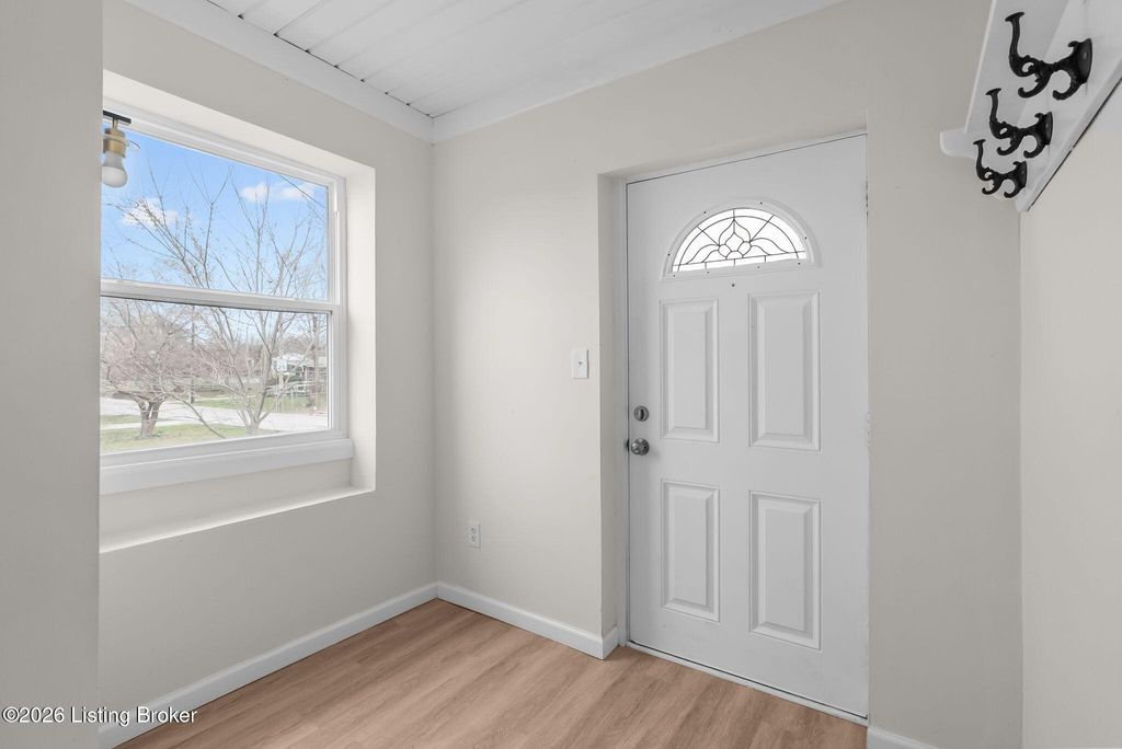 Photo of 1702 Stallings Ave, Louisville, KY 40216 (MLS # 1711900)