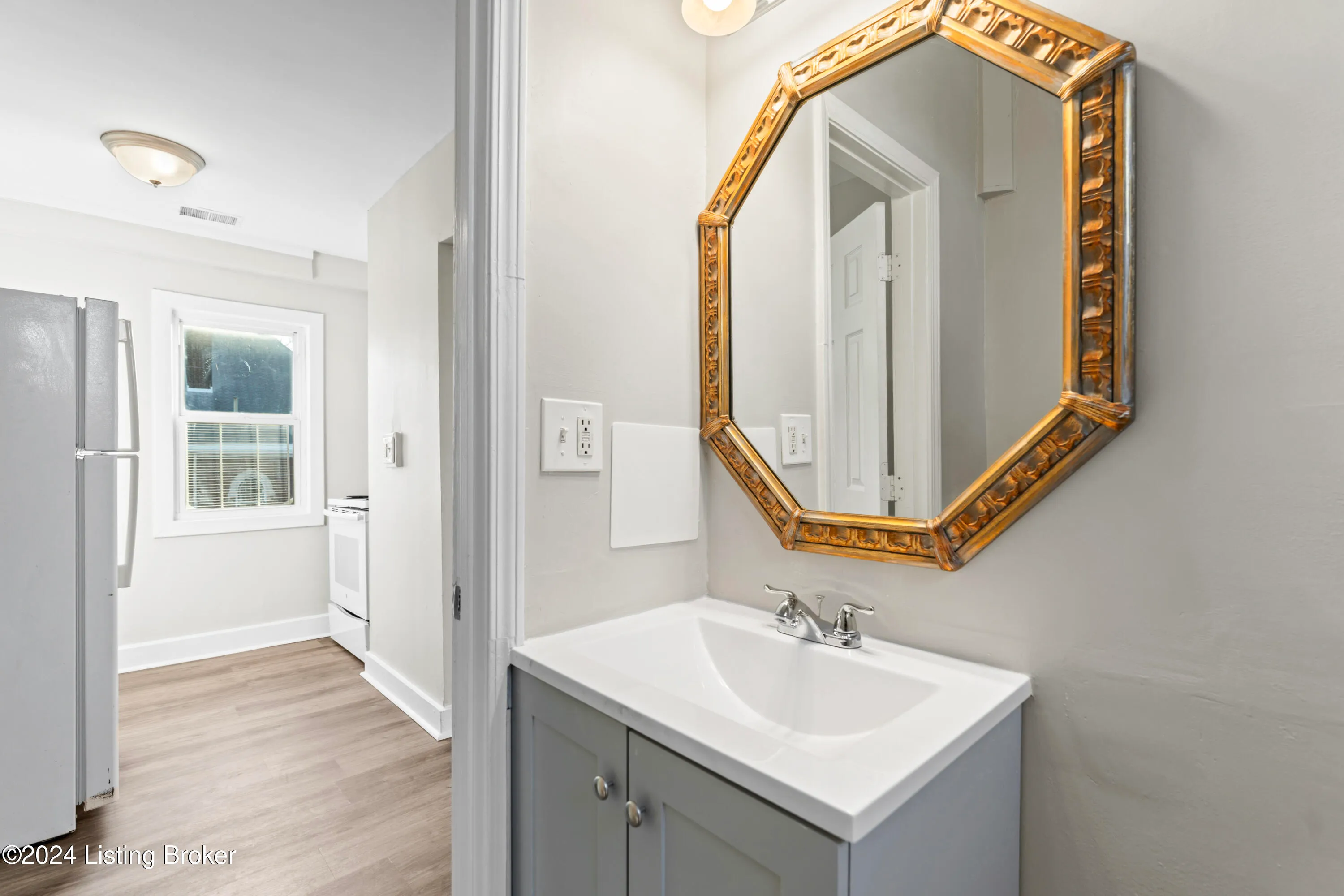 Louisville, Kentucky 40203, United States, 2 Bedrooms Bedrooms, ,1 BathroomBathrooms,Residential,Active,25531